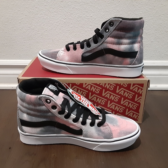 Vans - Picture 2 of 4